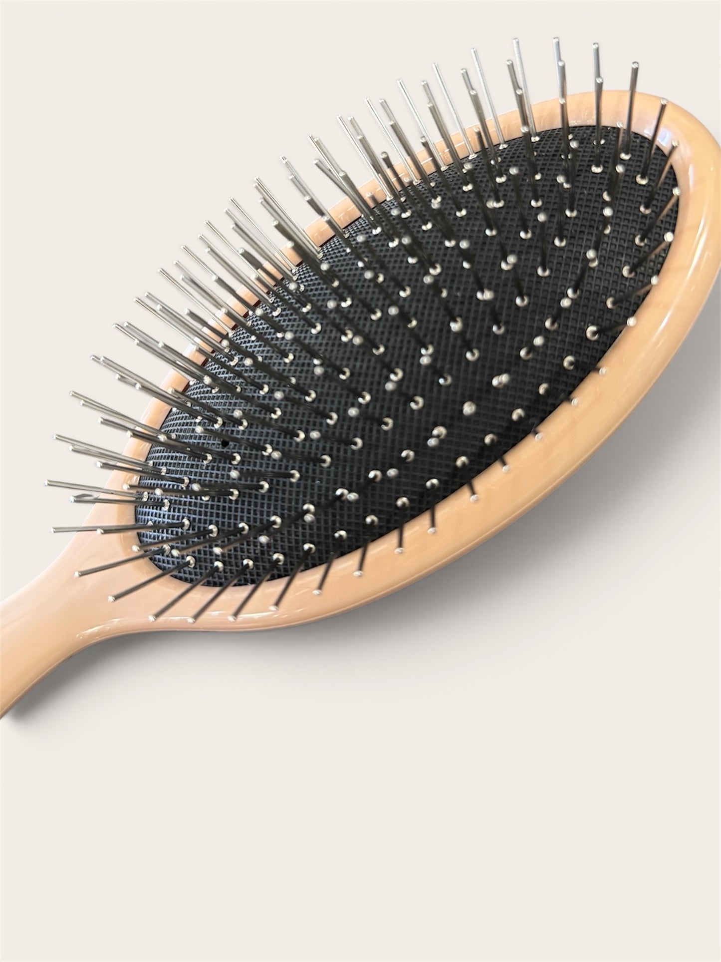 The Lahnie Beauty Brush